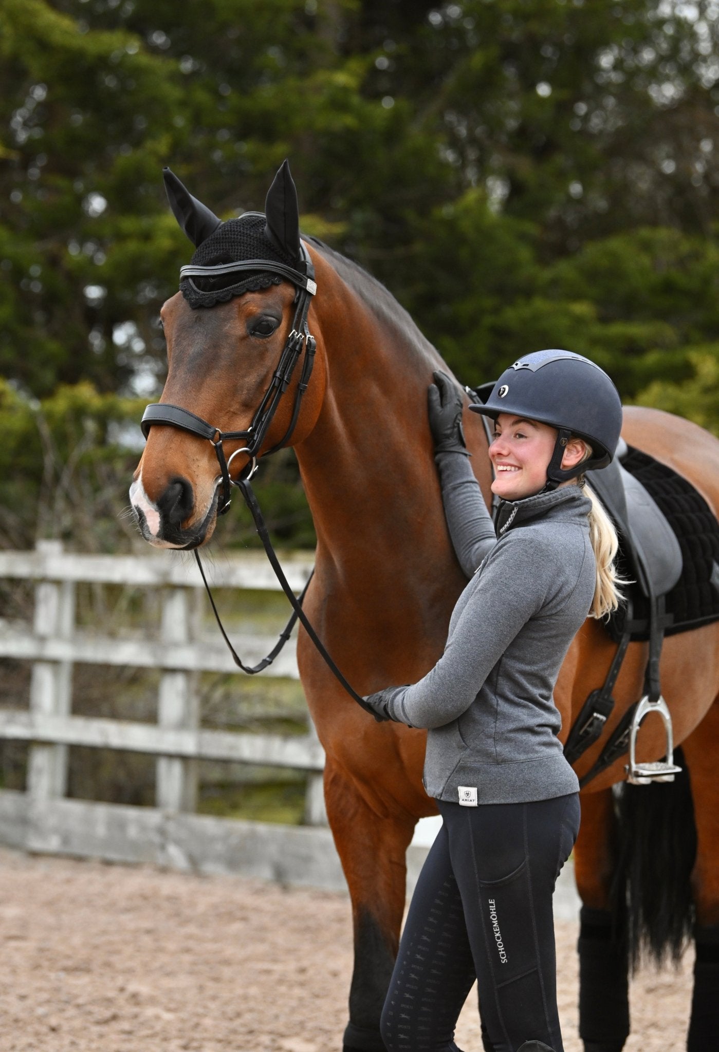 Classic Black Velvet Fly Veil, from The Urbany. Elevate your horse's style with sparkling crystals and comfort.