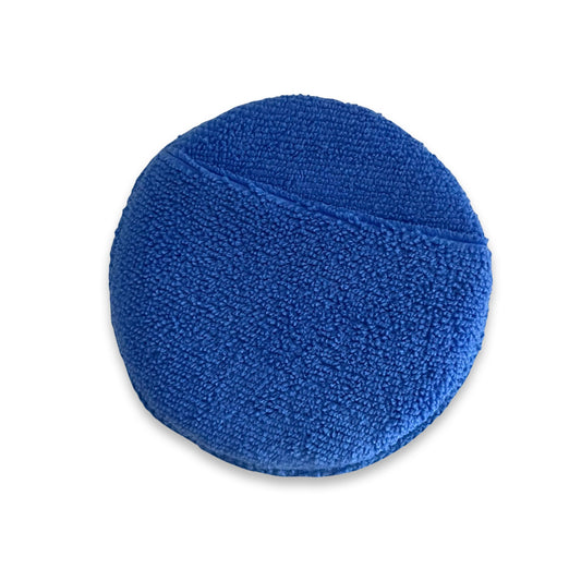 Microfiber tack cleaning sponge, from The Urbany. Elevate your horse's style with sparkling crystals and comfort.